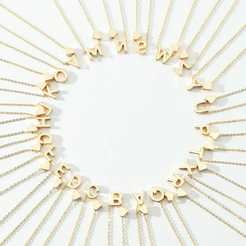 COLLAR CON INICIAL EN FORMA DE CORAZÓN