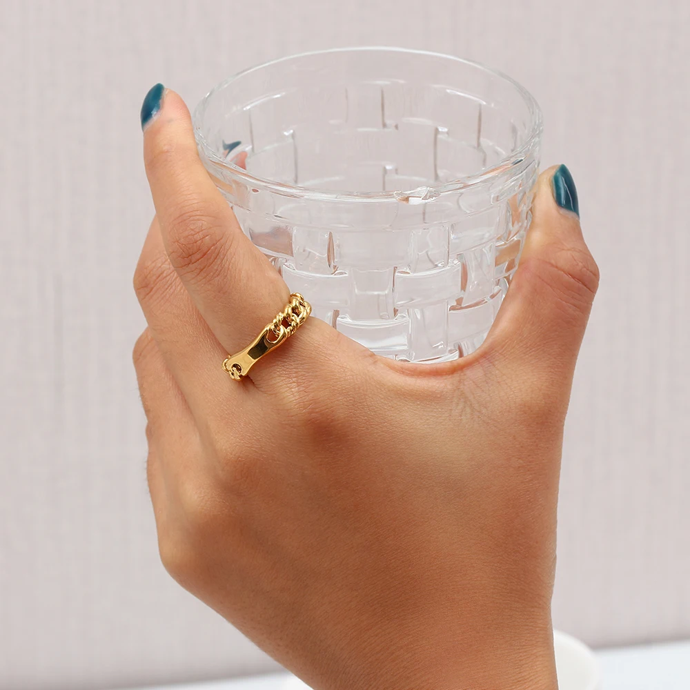 CHAIN LINK RING