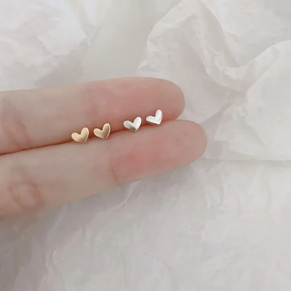 DAINTY HEART STUDS S925