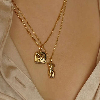 LA FEMME NECKLACE