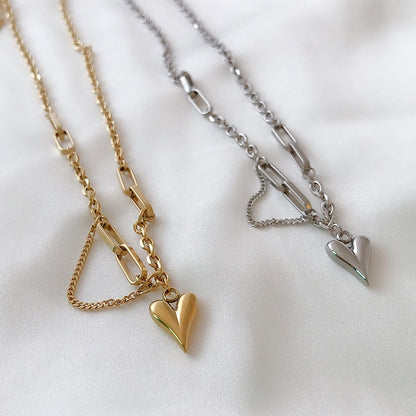 AMOUR NECKLACE