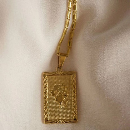 ROSE SQUARE PENDANT NECKLACE