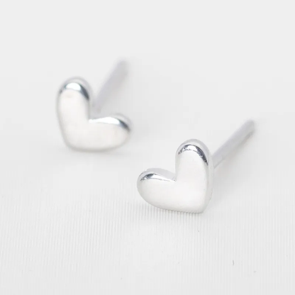 DAINTY HEART STUDS S925