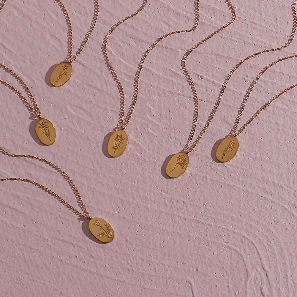 FLEUR OVAL COIN NECKLACE