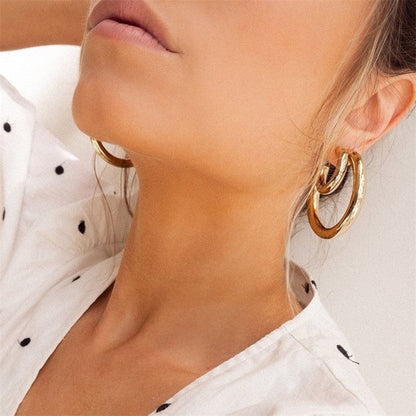 CLASSIC HOOP EARRINGS