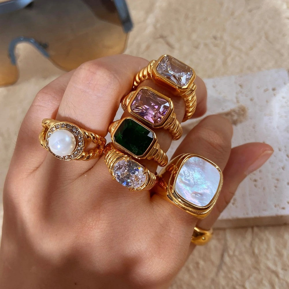 CLEO RING