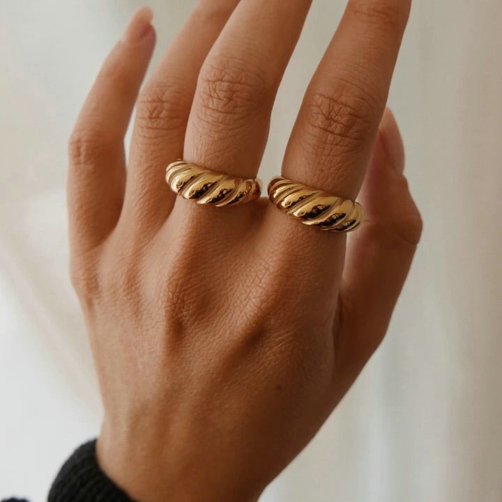 CRESCENT RING